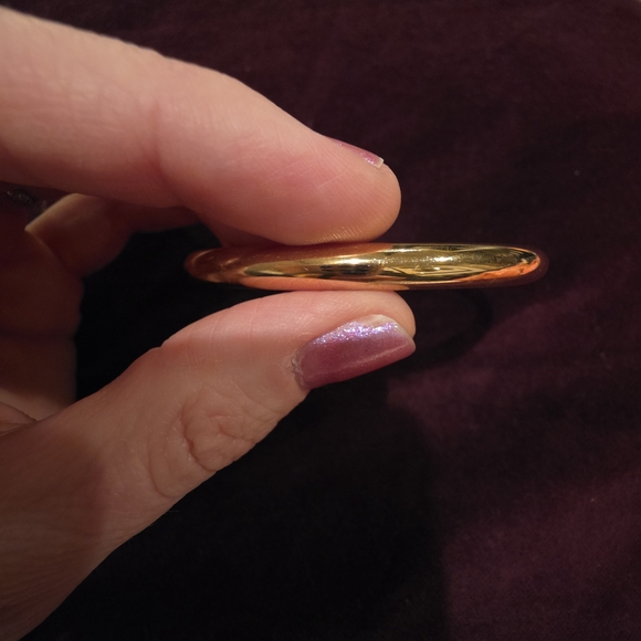 Elegant Gold Tone Bangle Bracelet - Picture 9 of 14